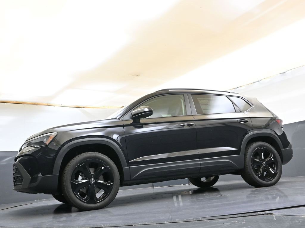New 2025 Volkswagen Taos SE image 38