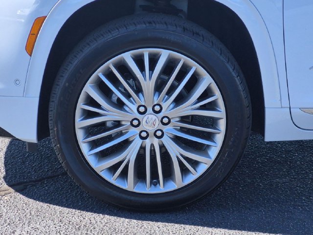 New 2027 Buick Enclave Avenir w/ LPO, Floor Liner Package FWD image 10