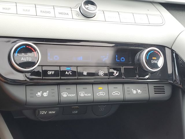 Used 2025 Hyundai Elantra Limited FWD image 29