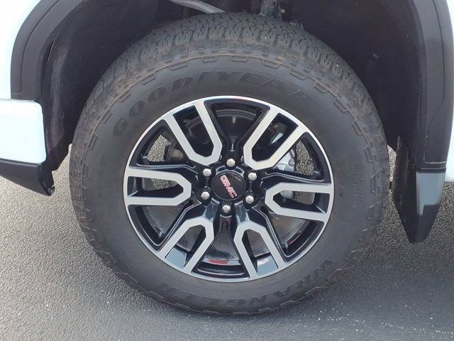 Used 2026 GMC Sierra 1500 AT4 w/ AT4 Premium Package AWD/4WD image 31