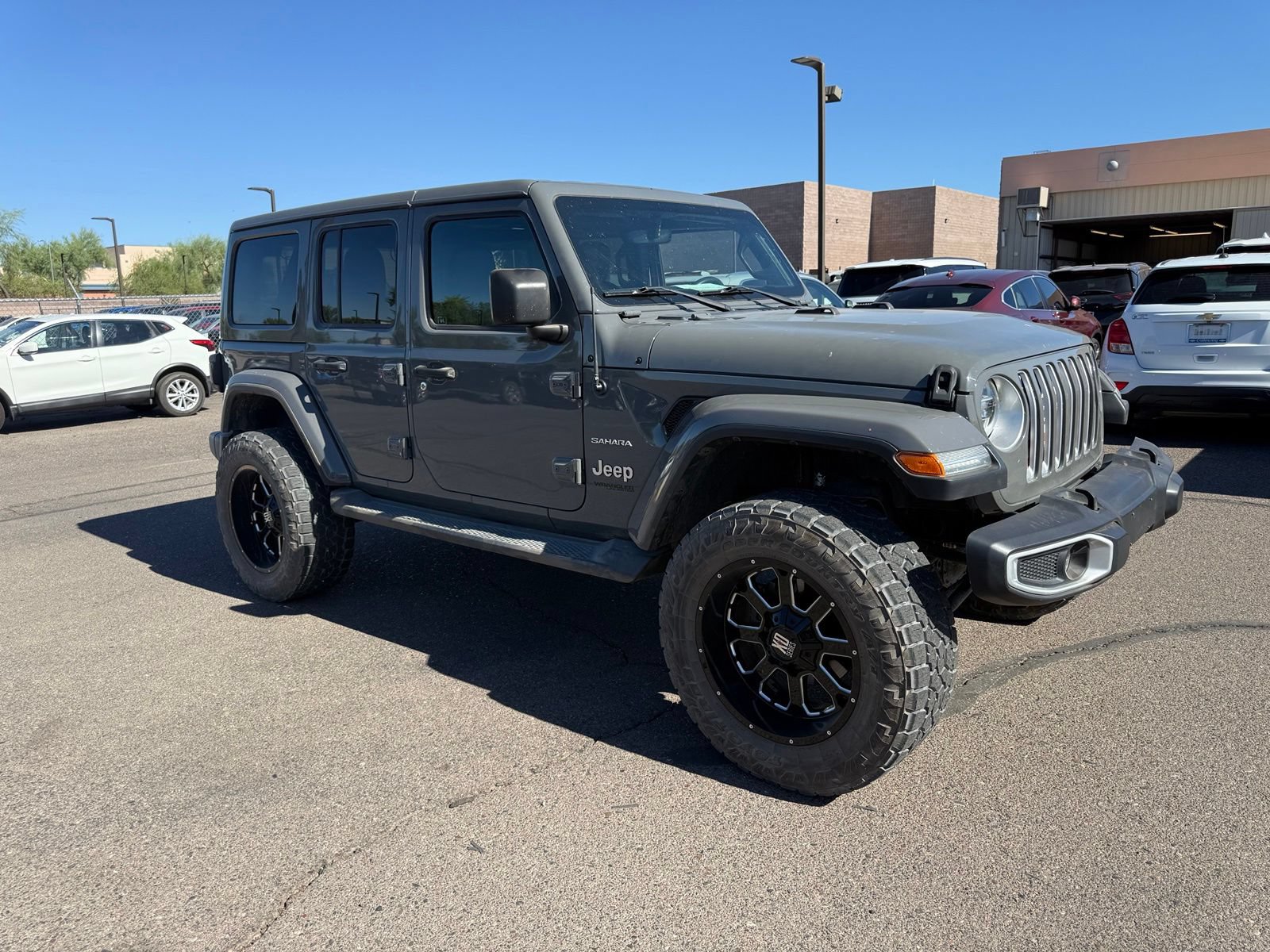 Used 2019 Jeep Wrangler Unlimited Sahara AWD/4WD image 3