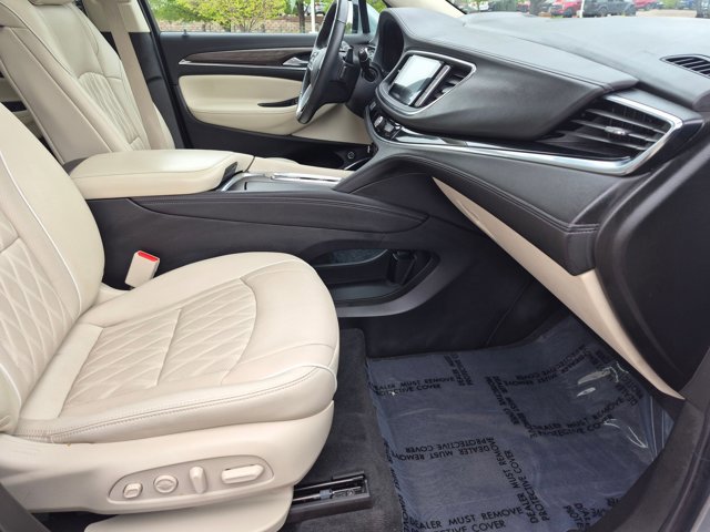Used 2023 Buick Enclave Avenir w/ Avenir Technology Package AWD/4WD image 23