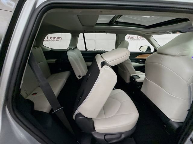 Used 2024 Toyota Grand Highlander Limited image 29