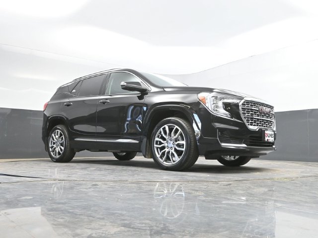 Used 2023 GMC Terrain Denali w/ Denali Premium Package AWD/4WD image 38