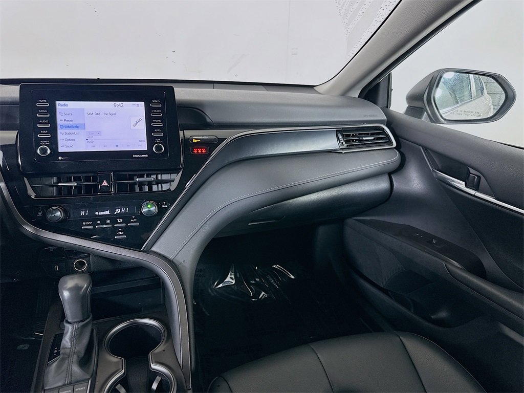 Used 2024 Toyota Camry SE image 19