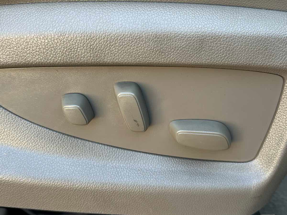 Used 2019 Chevrolet Suburban LT AWD/4WD image 24