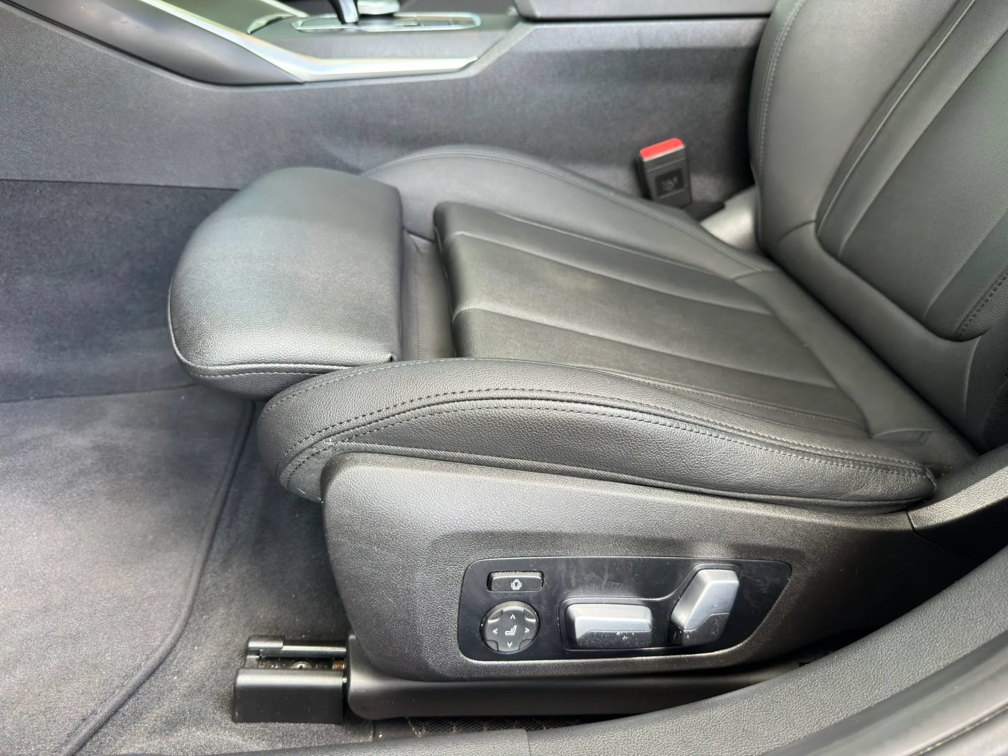 Used 2021 BMW 330i Sedan w/ Premium Package RWD image 26