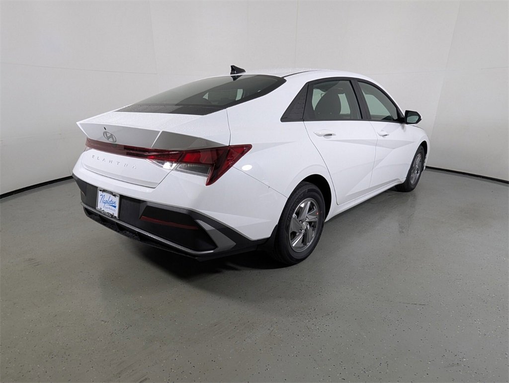 Certified 2025 Hyundai Elantra SE image 7