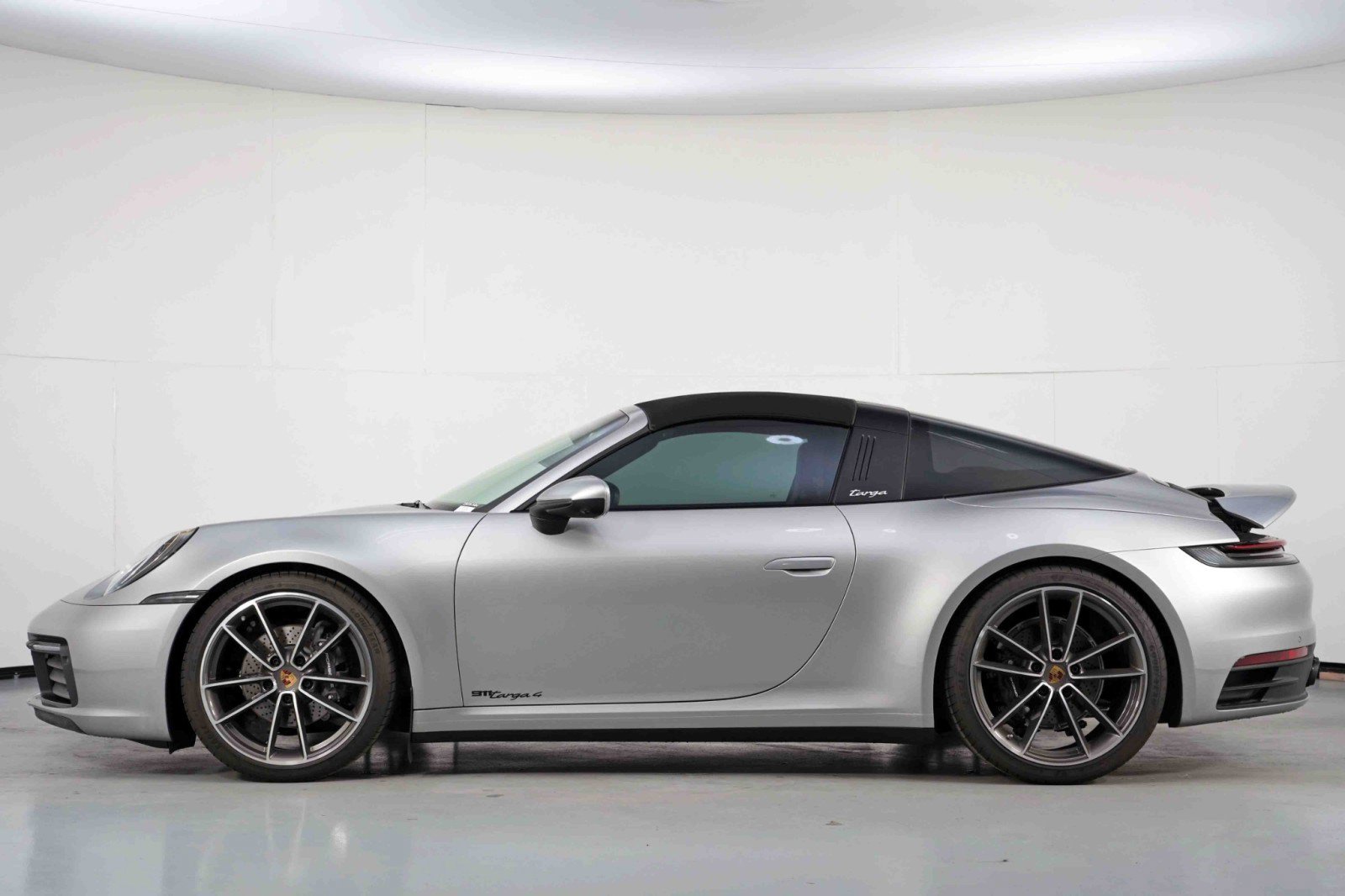 Used 2024 Porsche 911 Targa 4 w/ Premium Package image 9