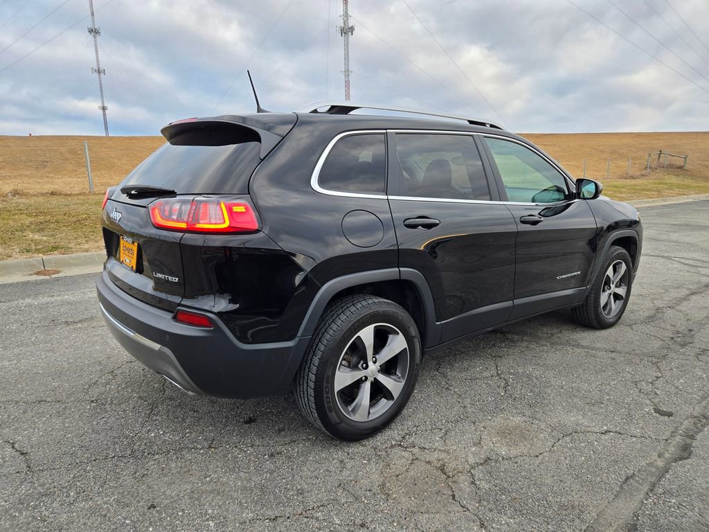 Used 2020 Jeep Cherokee Limited image 3