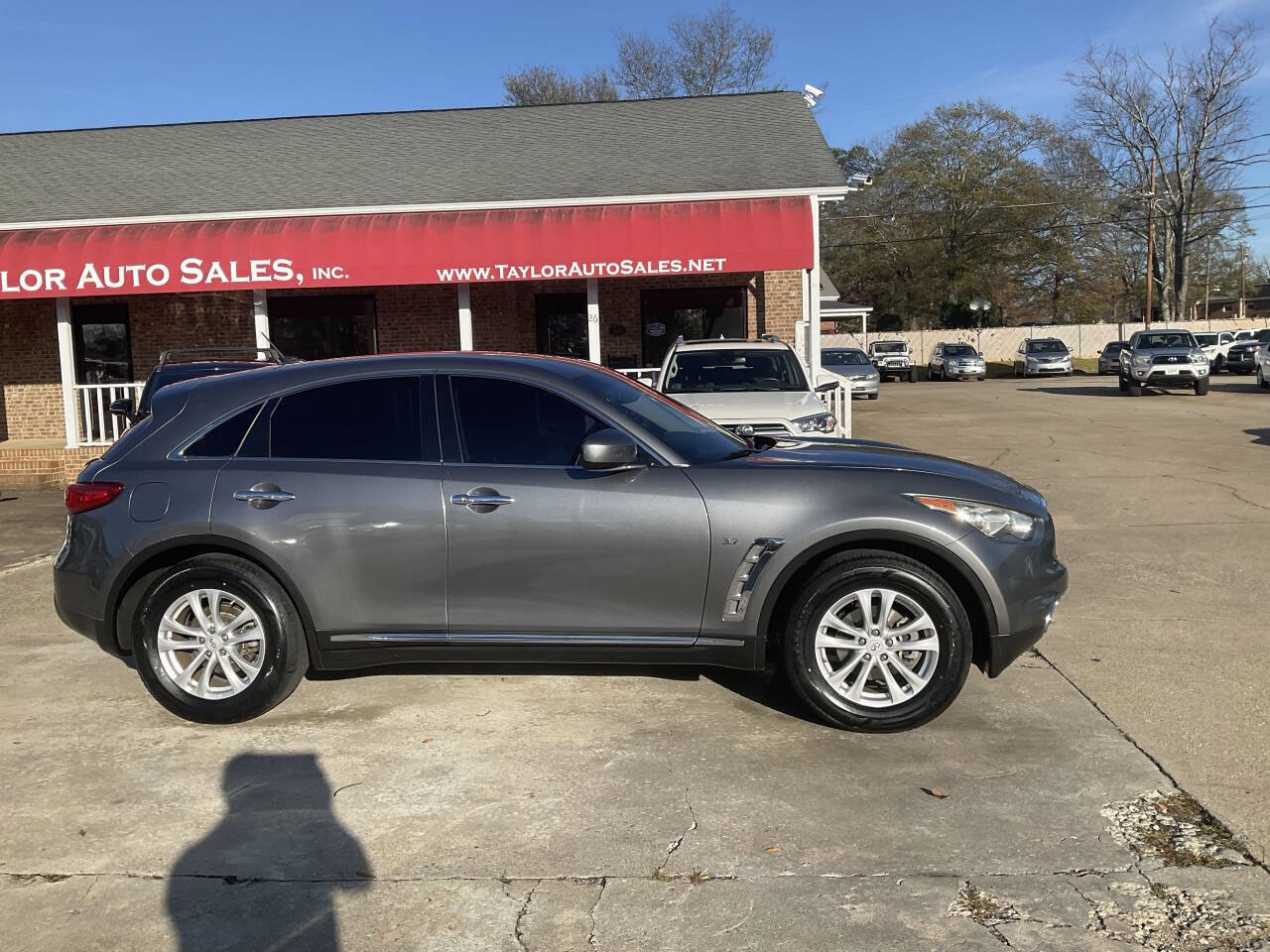 Used 2016 INFINITI QX70 2WD image 2