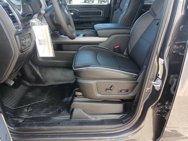 New 2027 RAM 4500 4x4 Crew Cab DRW w/ Laramie Trim Package image 32