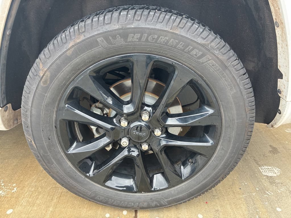 Used 2020 Jeep Grand Cherokee Altitude AWD/4WD image 8