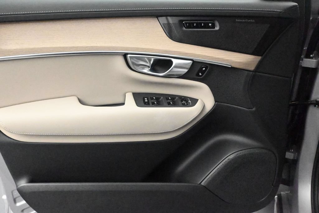 New 2026 Volvo XC90 B6 Plus w/ Protection Package Premier AWD/4WD image 10