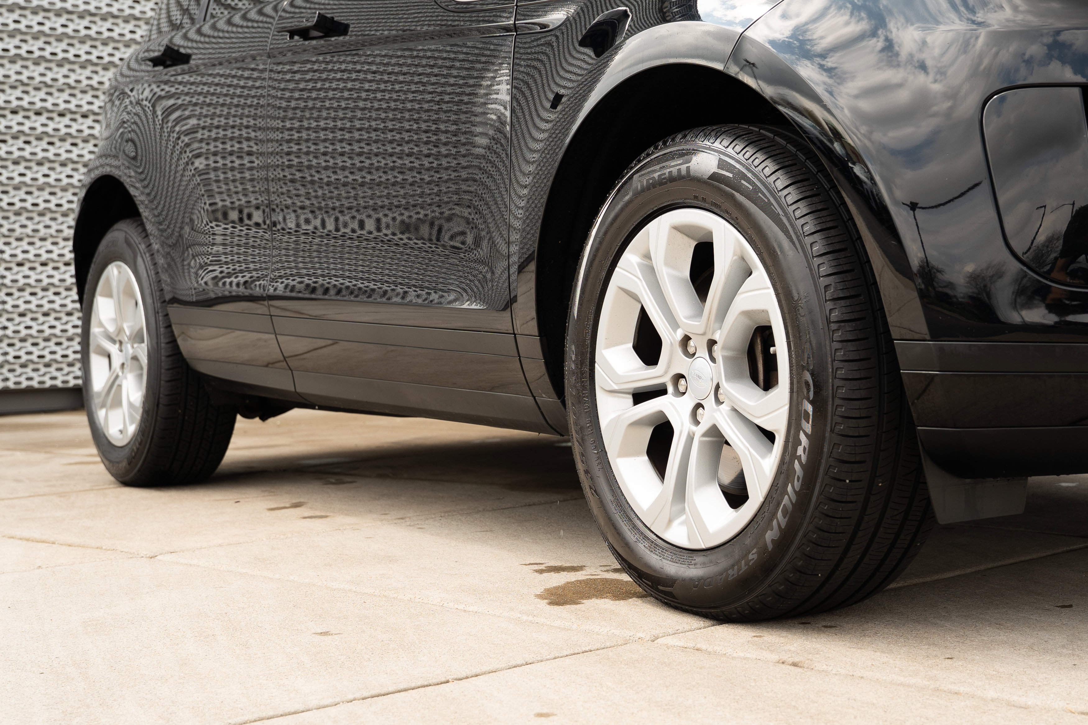 Used 2020 Land Rover Range Rover Evoque S image 32