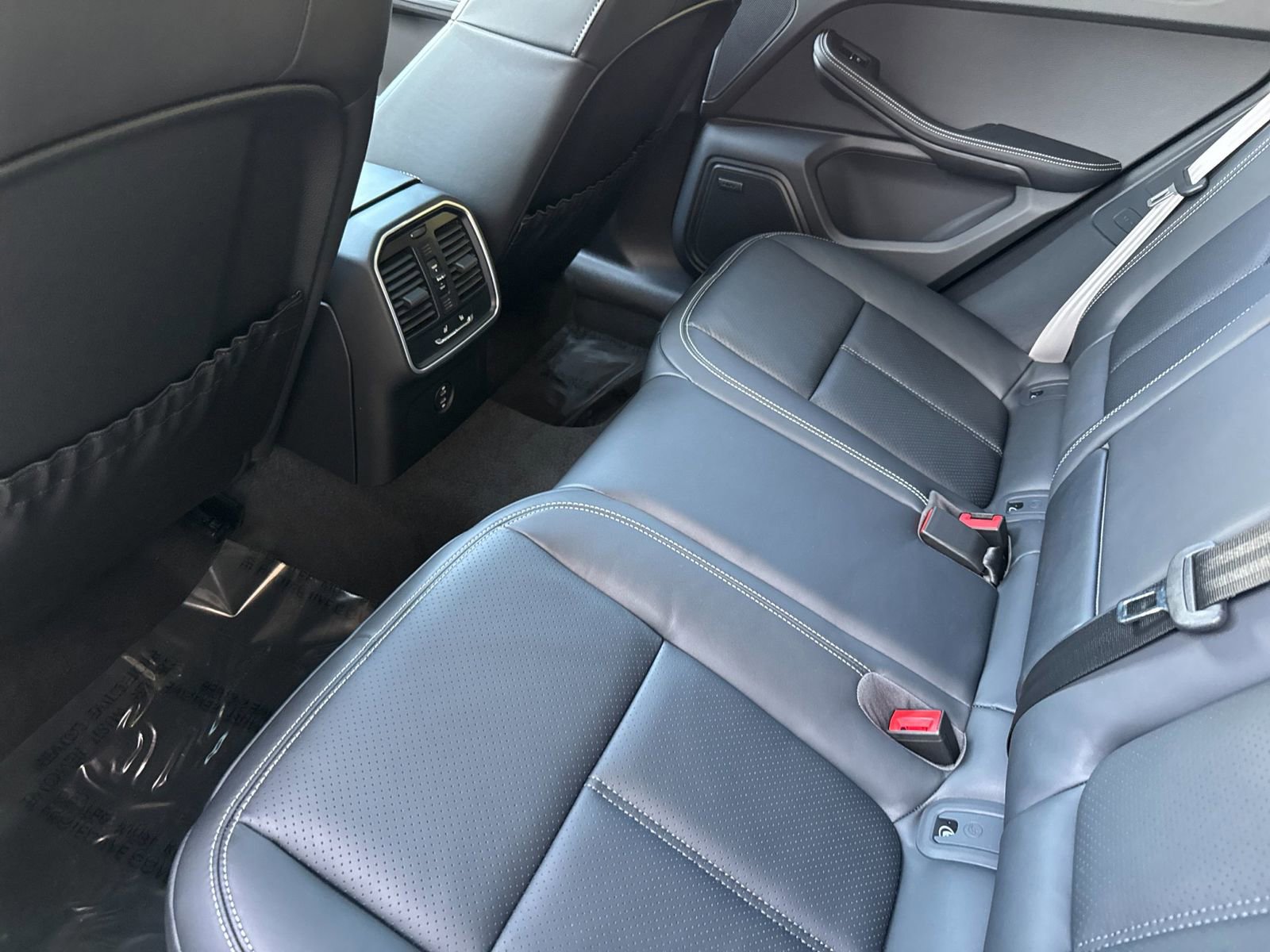 New 2026 Porsche Macan Turbo image 14