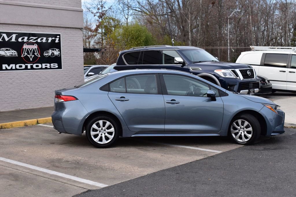 Used 2022 Toyota Corolla LE image 4