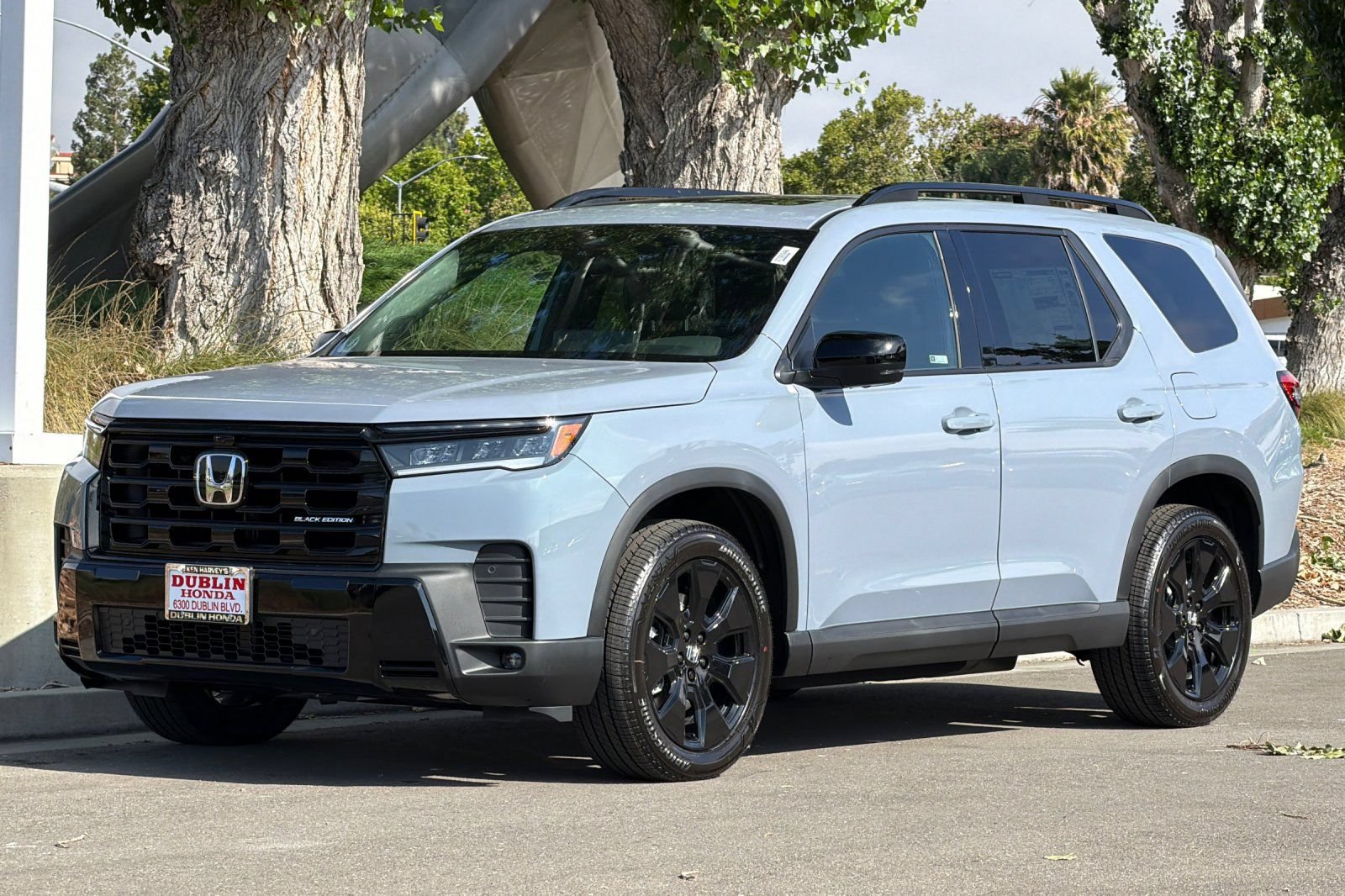 New 2026 Honda Pilot Black Edition image 8