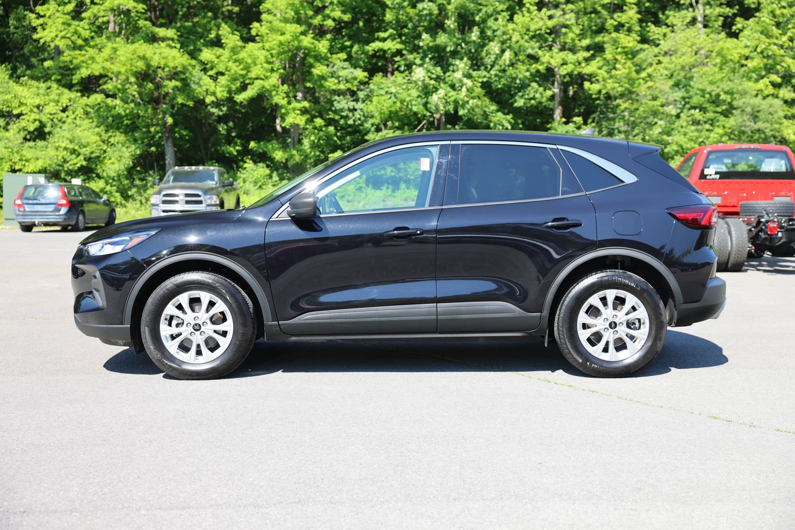 Used 2023 Ford Escape Active AWD/4WD image 2
