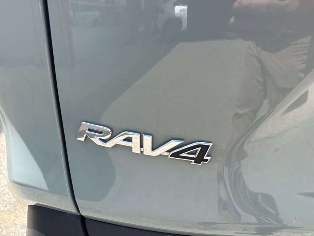 Used 2023 Toyota RAV4 XLE w/ Convenience Package AWD/4WD image 10