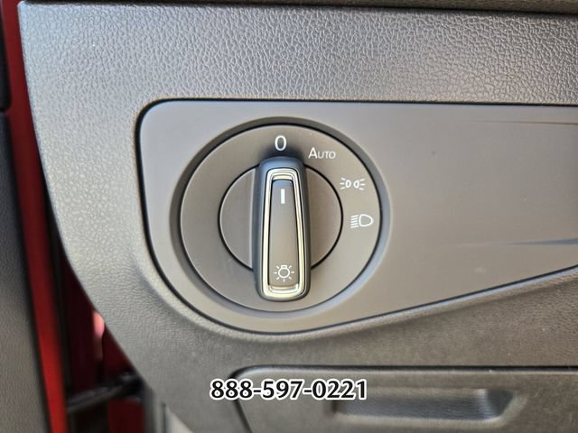 Used 2022 Volkswagen Tiguan SE FWD image 31