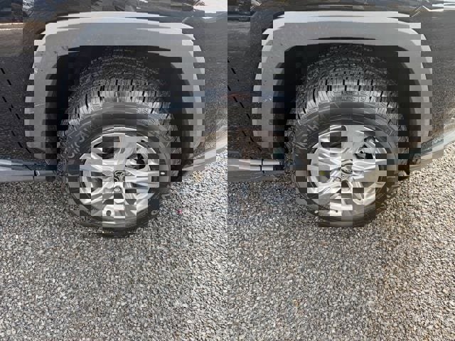 Used 2023 Toyota RAV4 XLE w/ Convenience Package image 21