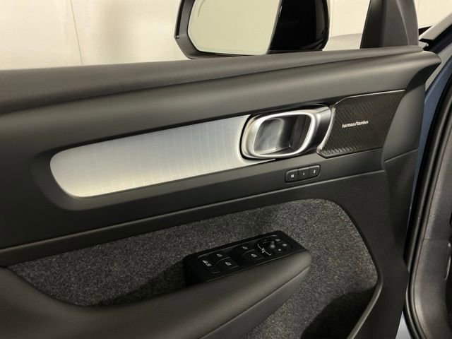 New 2026 Volvo XC40 B5 Ultra w/ Protection Package Premier image 27