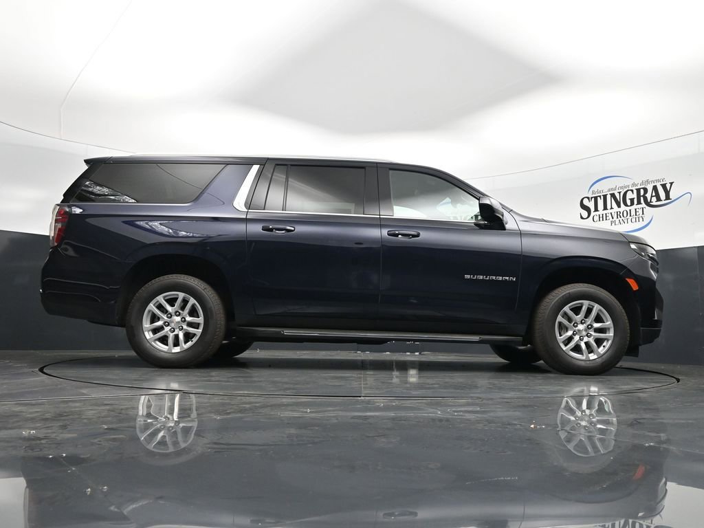 Used 2024 Chevrolet Suburban LT image 24