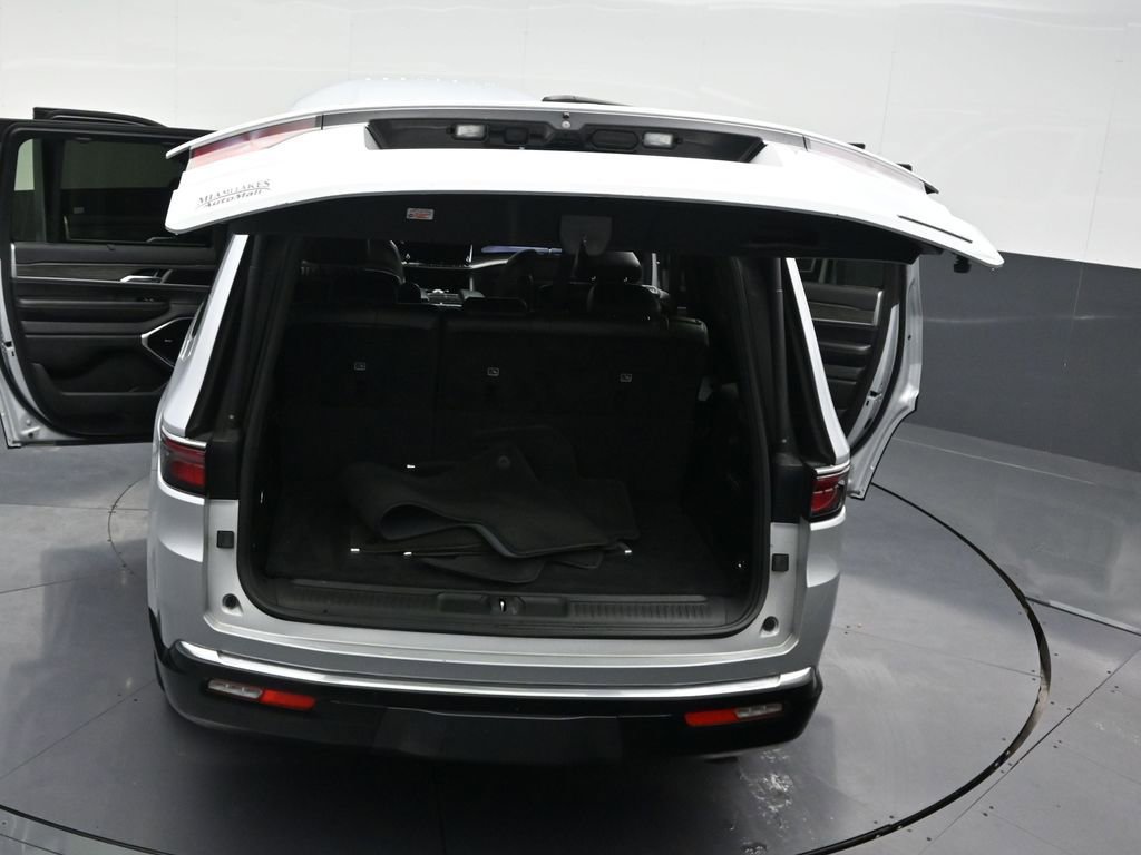 Used 2022 Jeep Wagoneer Series III w/ Premium Group I image 36