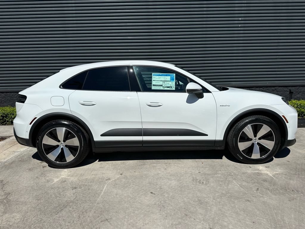 Used 2026 Porsche Macan Electric RWD image 10