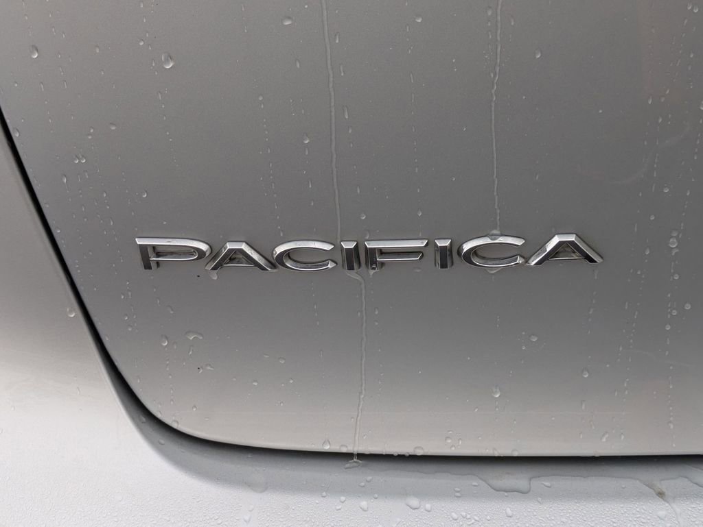 Used 2023 Chrysler Pacifica Limited image 27
