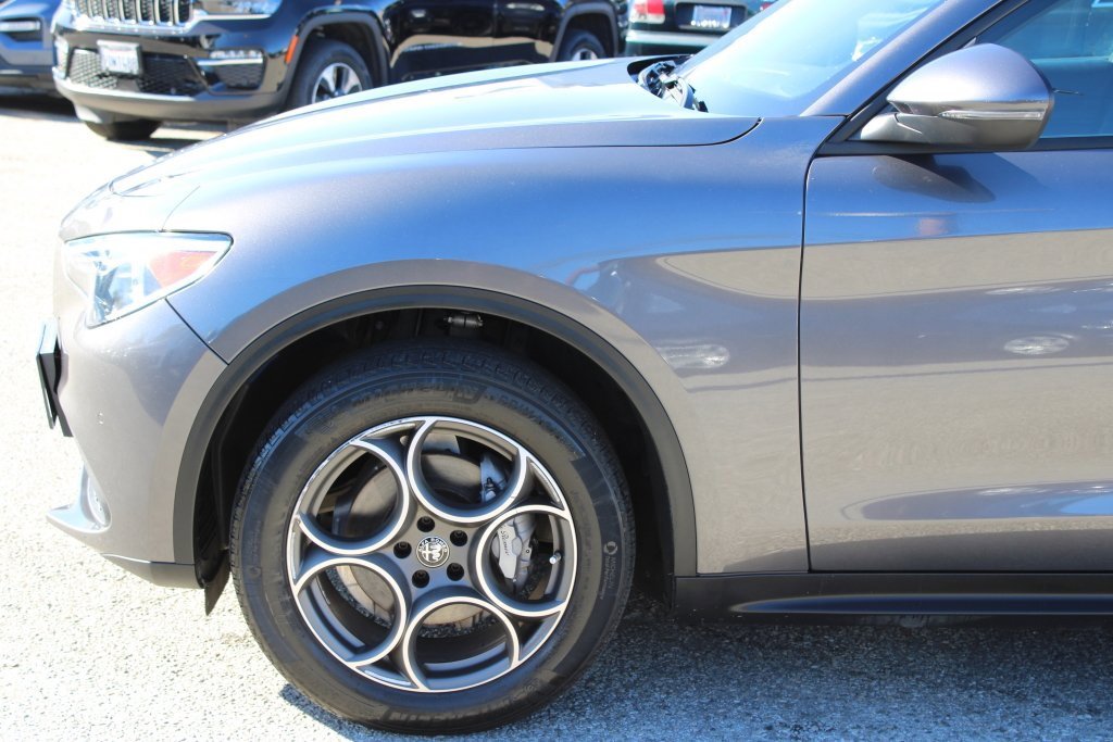 Used 2022 Alfa Romeo Stelvio Sprint image 7