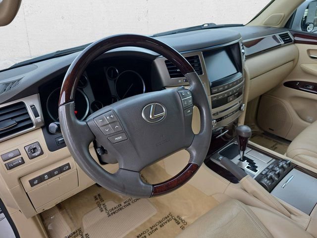 Used 2014 Lexus LX 570 4WD image 18