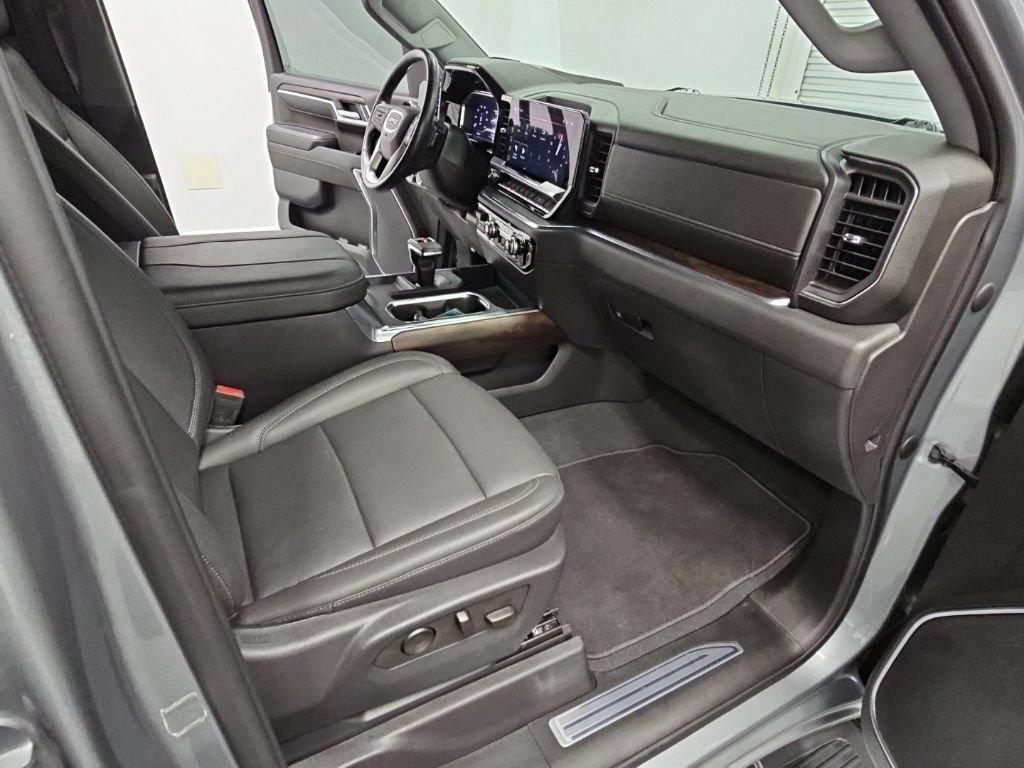 Used 2023 GMC Sierra 1500 SLT w/ SLT Premium Plus Package AWD/4WD image 39