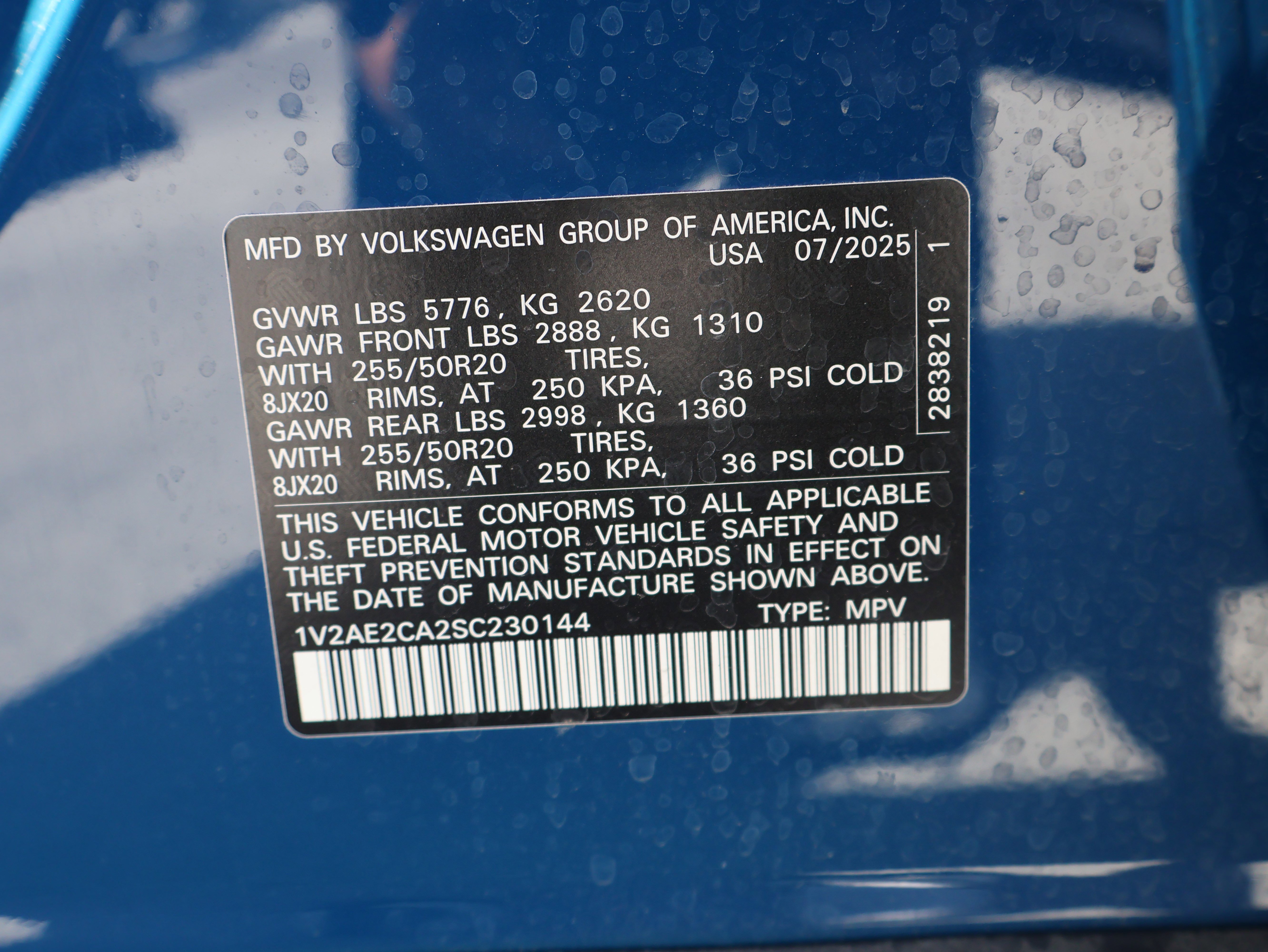 Used 2025 Volkswagen Atlas Cross Sport SEL R-Line AWD/4WD image 8