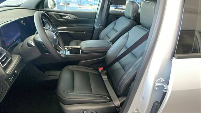 New 2026 Chevrolet Traverse LT w/ LPO, Floor Liner Package FWD image 11