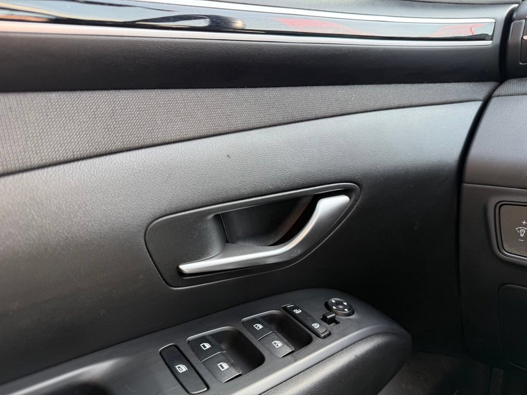 Certified 2023 Hyundai Tucson SEL w/ Convenience Package FWD image 11
