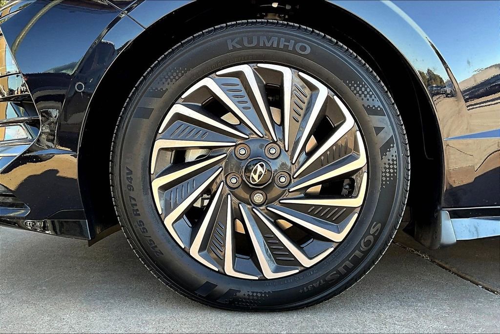 New 2025 Hyundai Sonata Limited image 38
