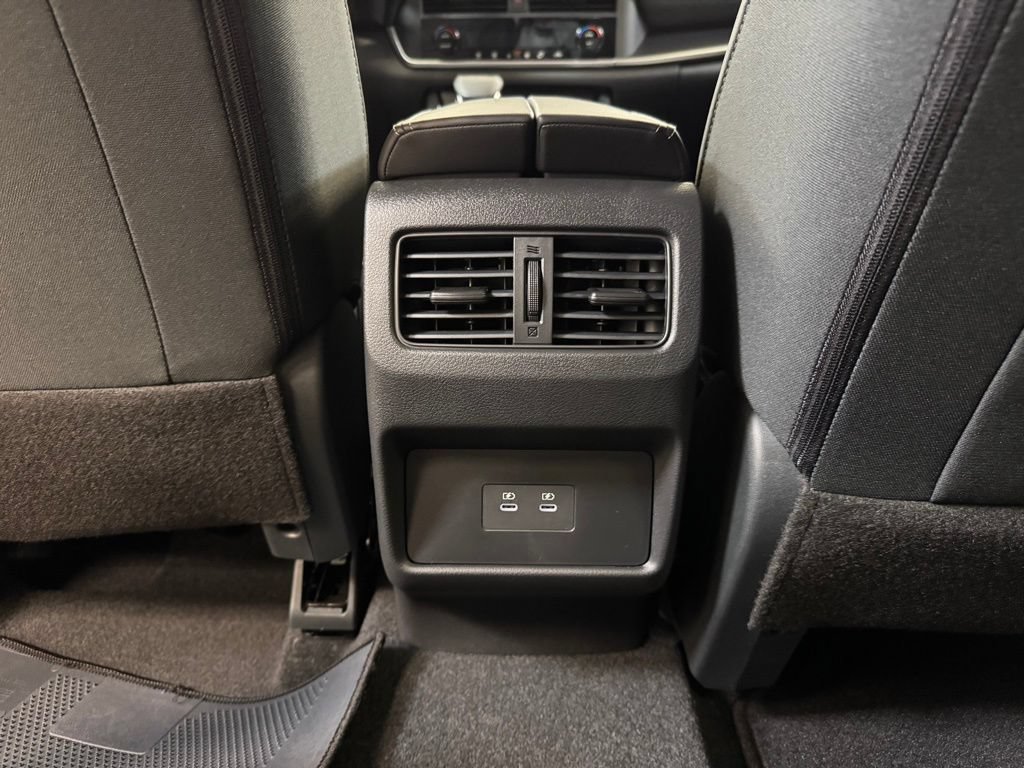 Certified 2026 Nissan Rogue SV AWD/4WD image 16