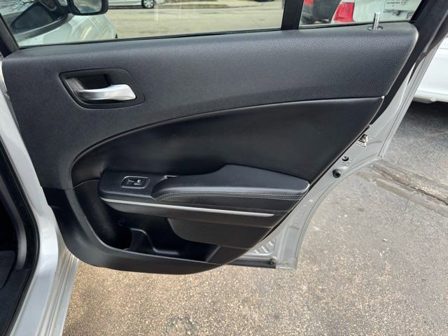 Used 2020 Dodge Charger SXT w/ Leather Interior Group RWD image 27
