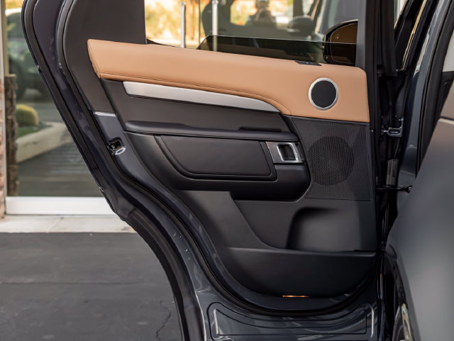 New 2026 Land Rover Discovery Limited Edition AWD/4WD image 31