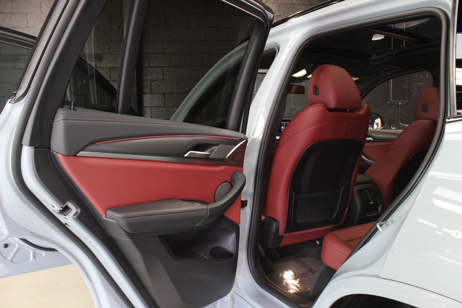 Used 2024 BMW X3 M40i w/ Premium Package image 35