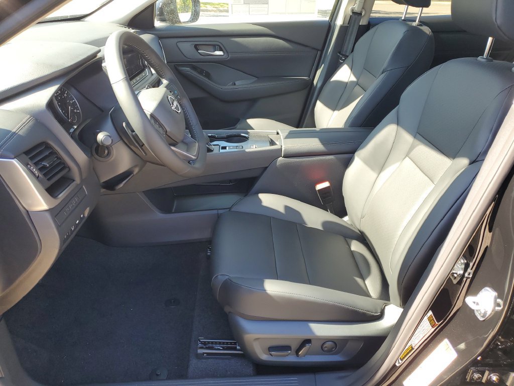 New 2026 Nissan Rogue Dark Armor FWD image 19