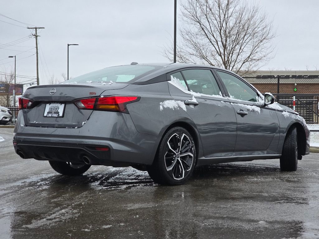 Used 2024 Nissan Altima 2.5 SR image 14