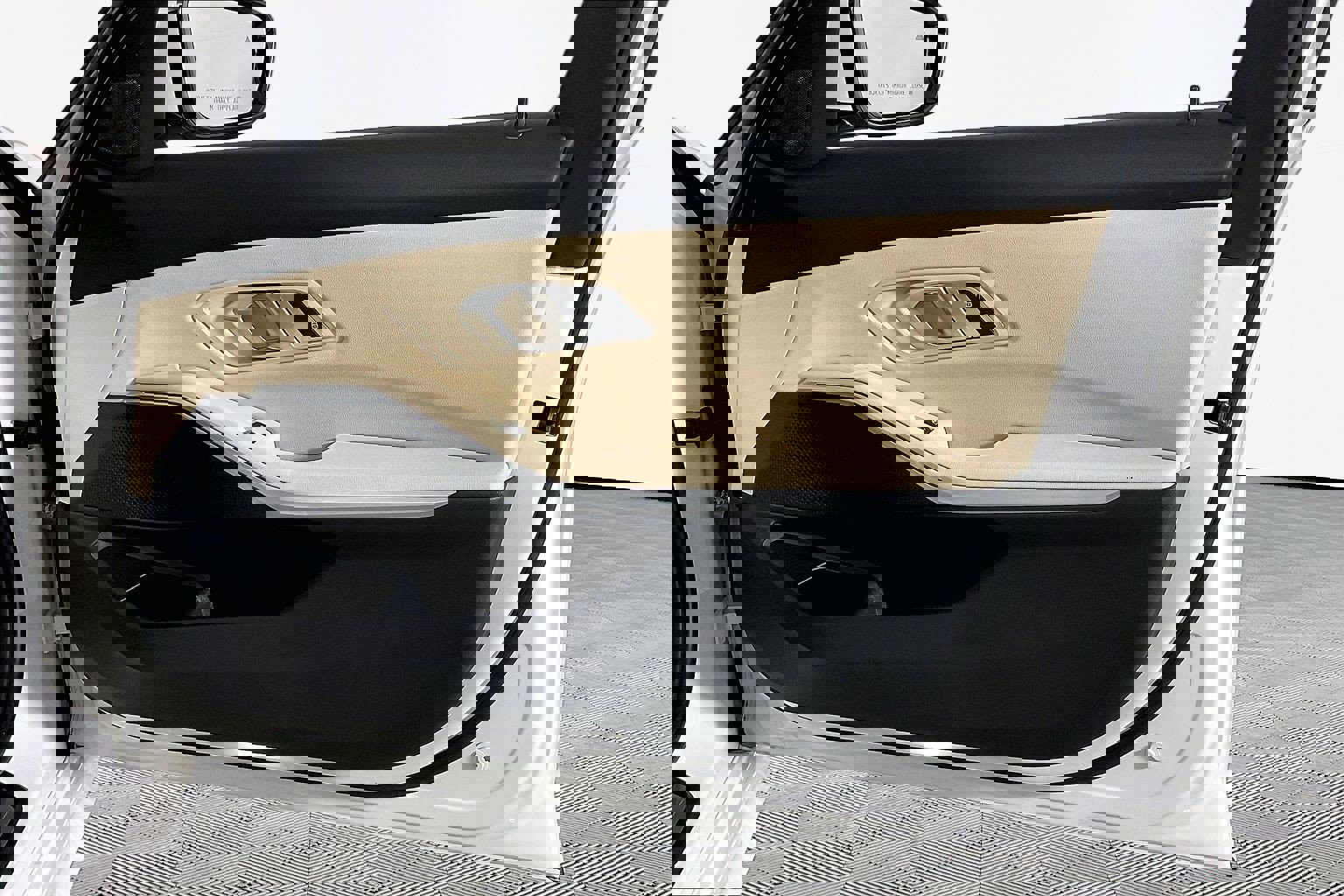 Used 2021 BMW 330i xDrive Sedan w/ Convenience Package image 24