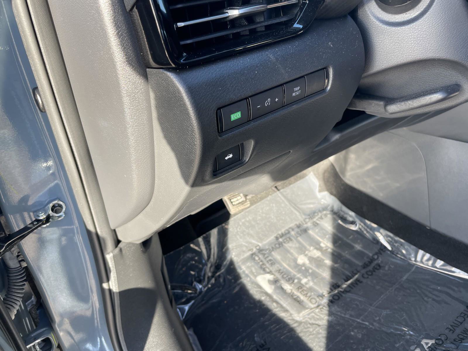 Used 2024 Nissan Sentra SR w/ SR Premium Package image 12