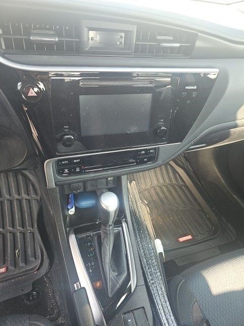 Used 2017 Toyota Corolla LE FWD image 11