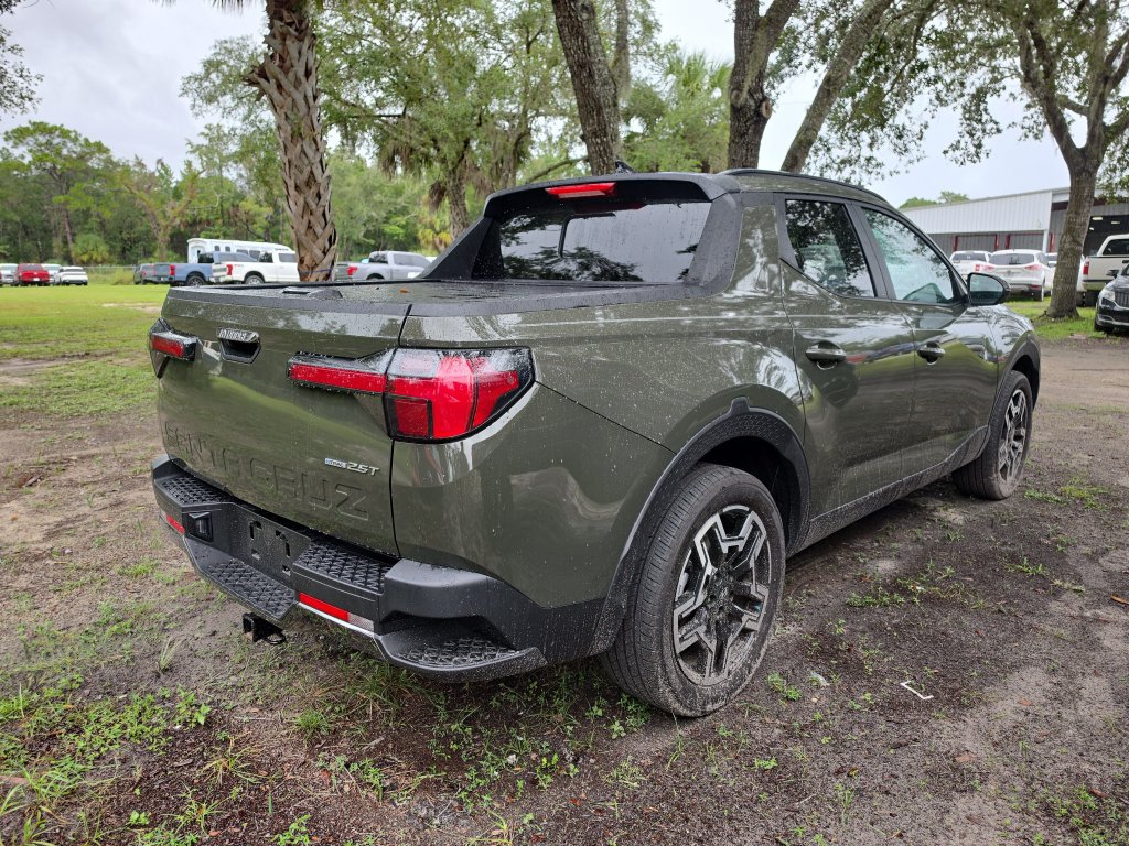 Used 2025 Hyundai Santa Cruz Limited AWD/4WD image 3