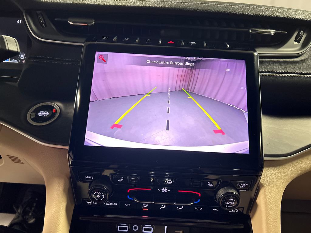 Used 2025 Jeep Grand Cherokee Limited image 18