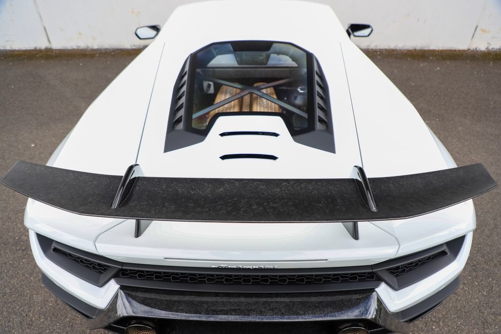 Used 2018 Lamborghini Huracan Performante AWD/4WD image 42